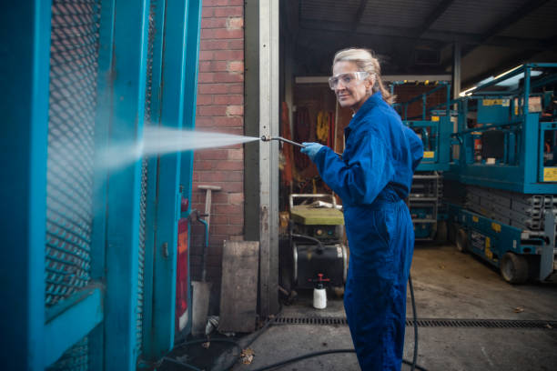 Best Garage Pressure Washing  in Windom, MN